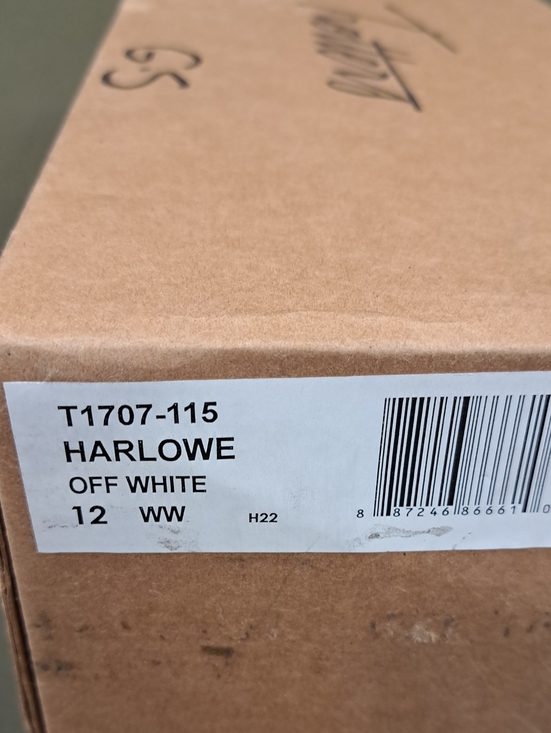 Trotters Harlowe Flats - Color: Off White - Size: 12 WW